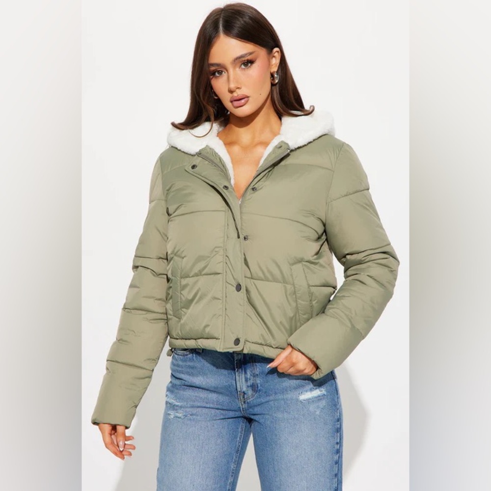 Cozied Up Jacket Women's‎ Olive Puffer Jacket with Faux Fur Collar NWT Size S